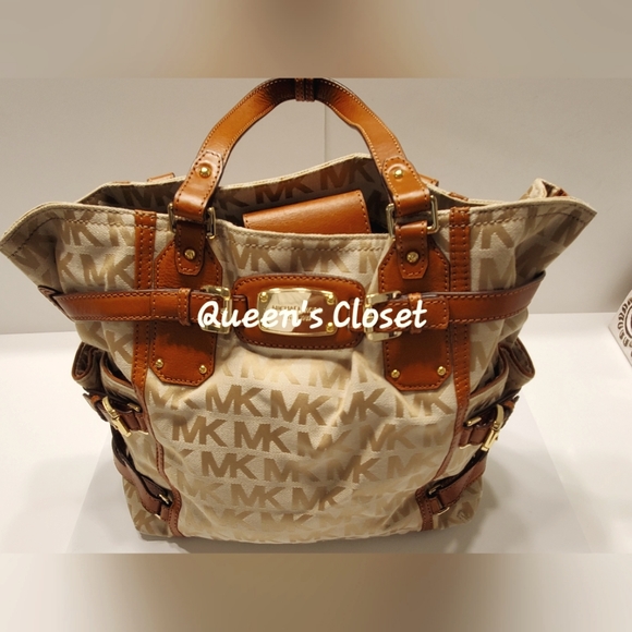 MICHAEL Michael Kors | Large Gansevoort Tote in Signature Monogram Jacquard - Picture 7 of 12